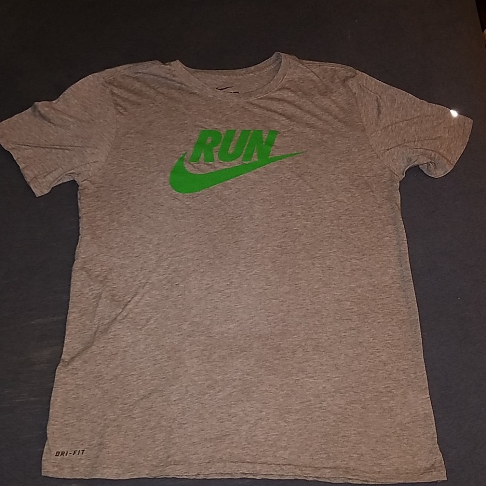 large gray nike drifit "run" shirt euc
